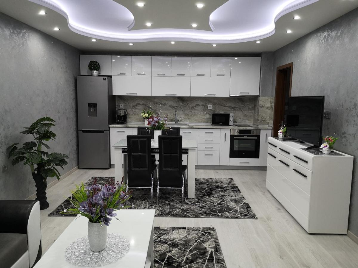 City Apartments - A Brand New Luxury & Comfy 2 Асеновград Экстерьер фото